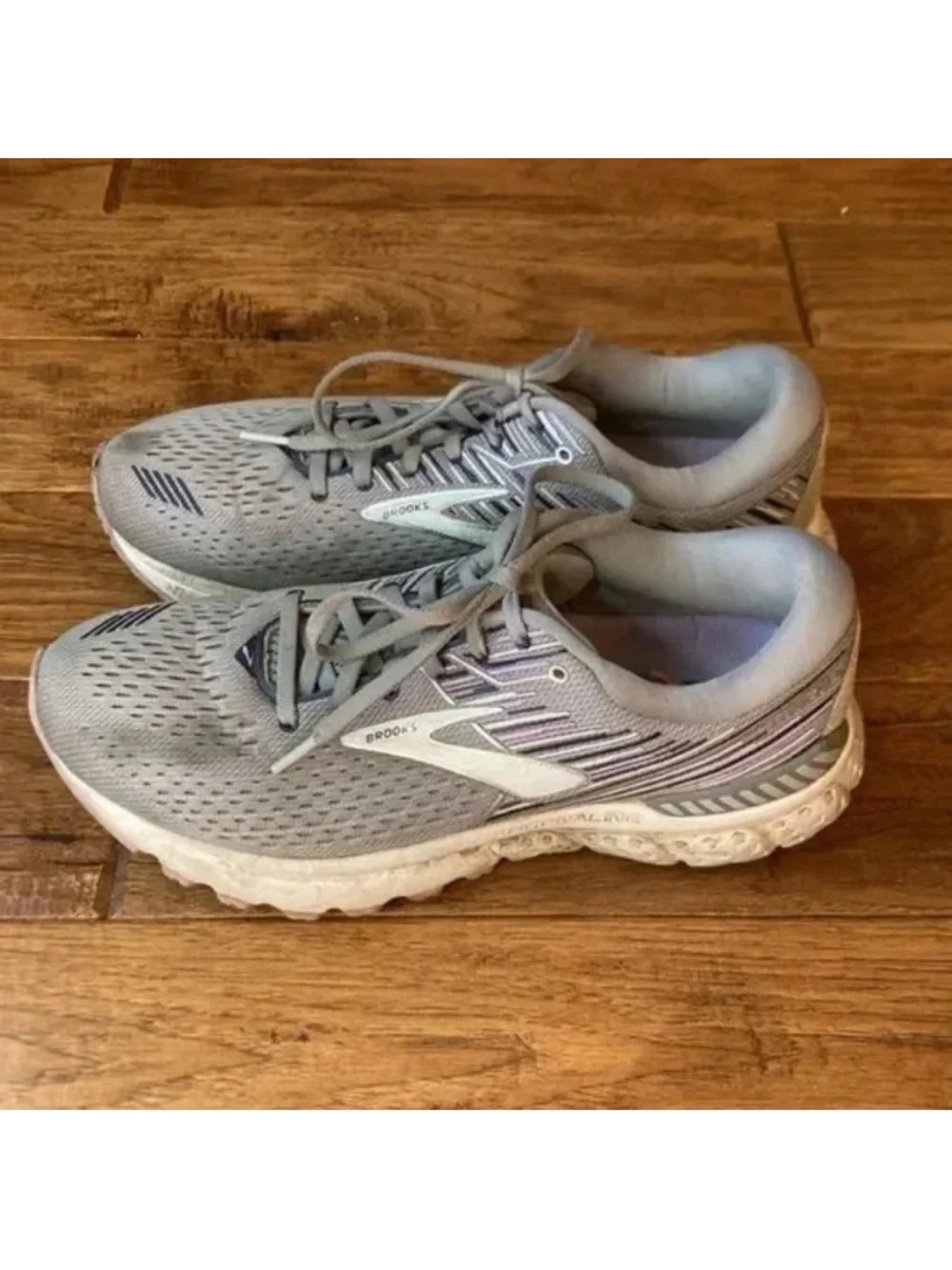Brooks Adrenaline 19 Cushioned Running Shoes Gray Purple Womens Size 9.5